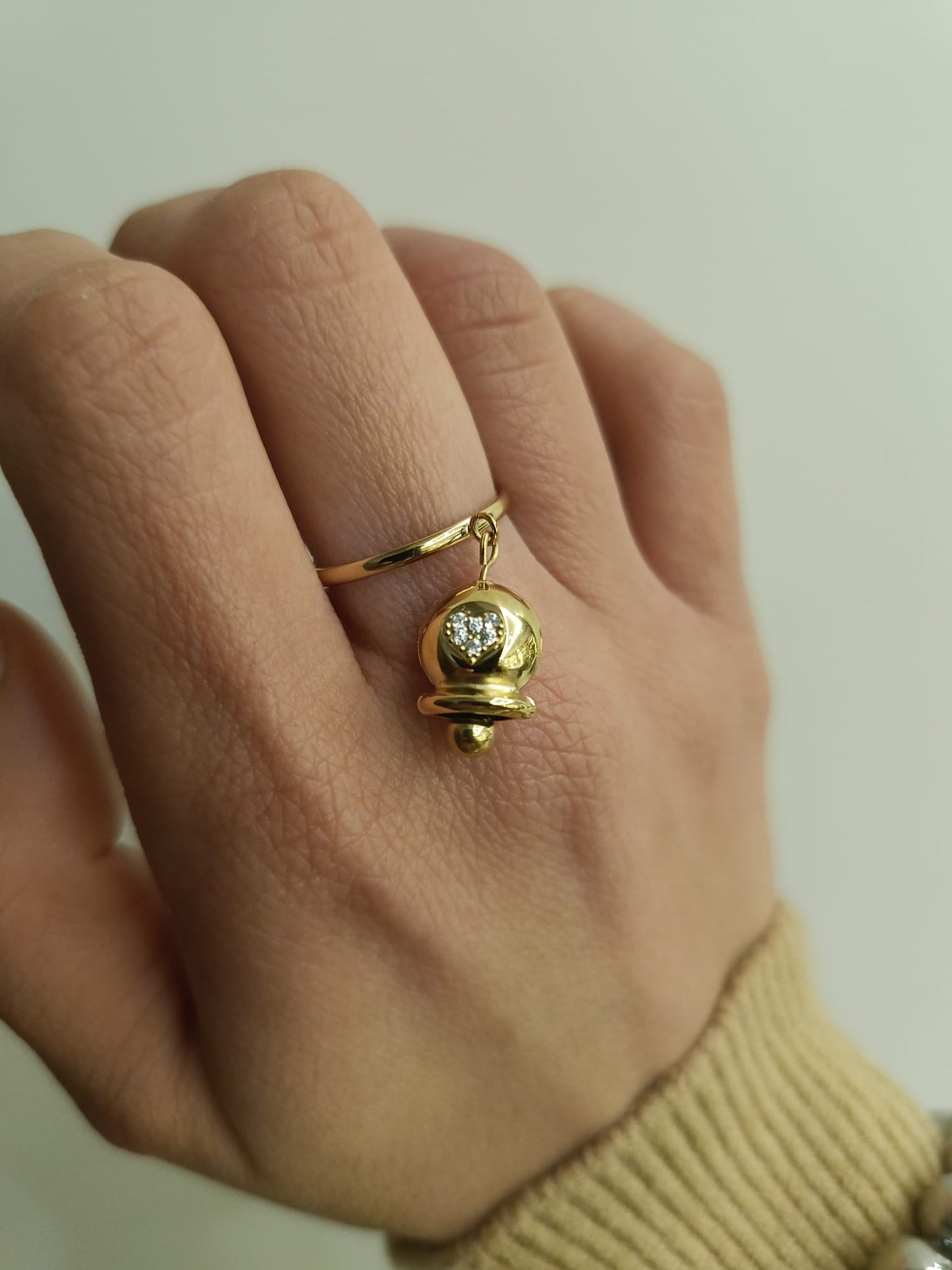 Anello campanella con sonaglio