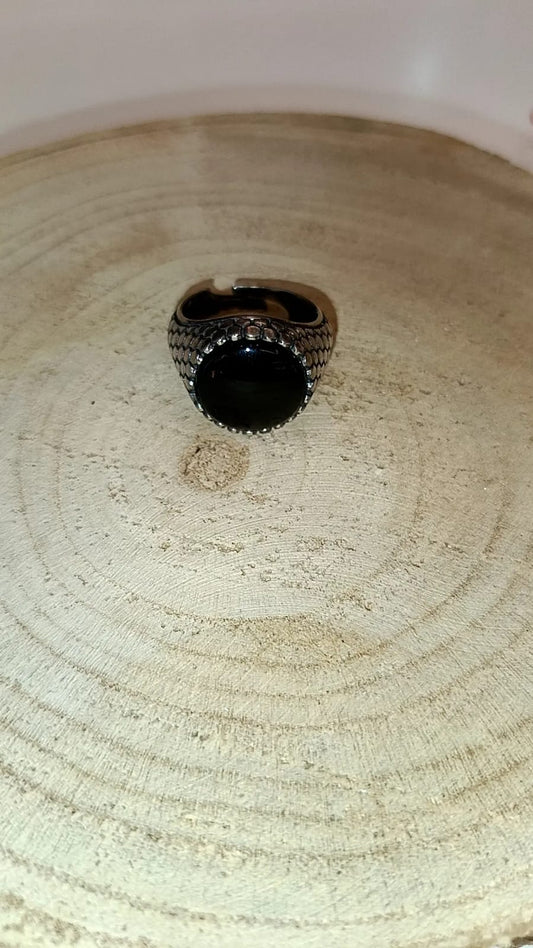Anello chevalier "scudo borchiato" argento