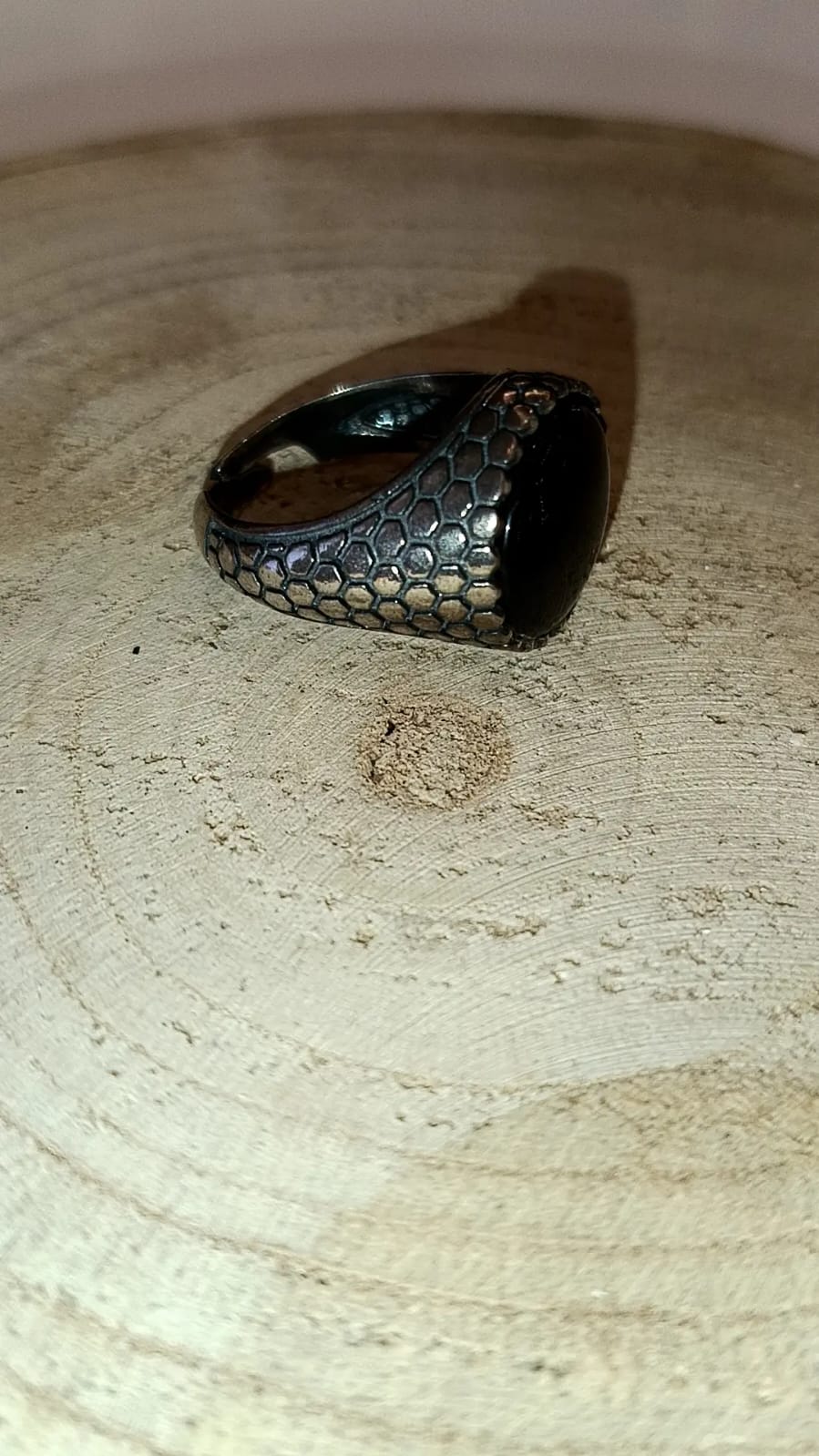 Anello chevalier "scudo borchiato" argento