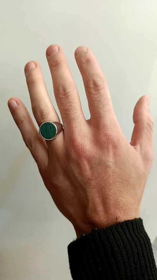 Anello chevalier "scudo verde "argento