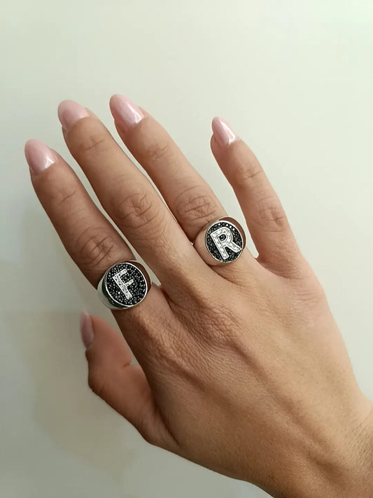 ANELLO CHEVALIER TONDO INIZIALE ARGENTO