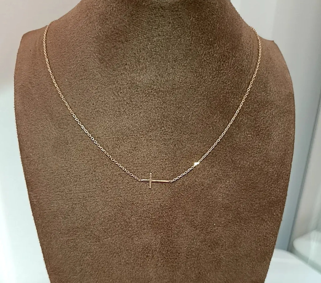 Collana croce orizzontale