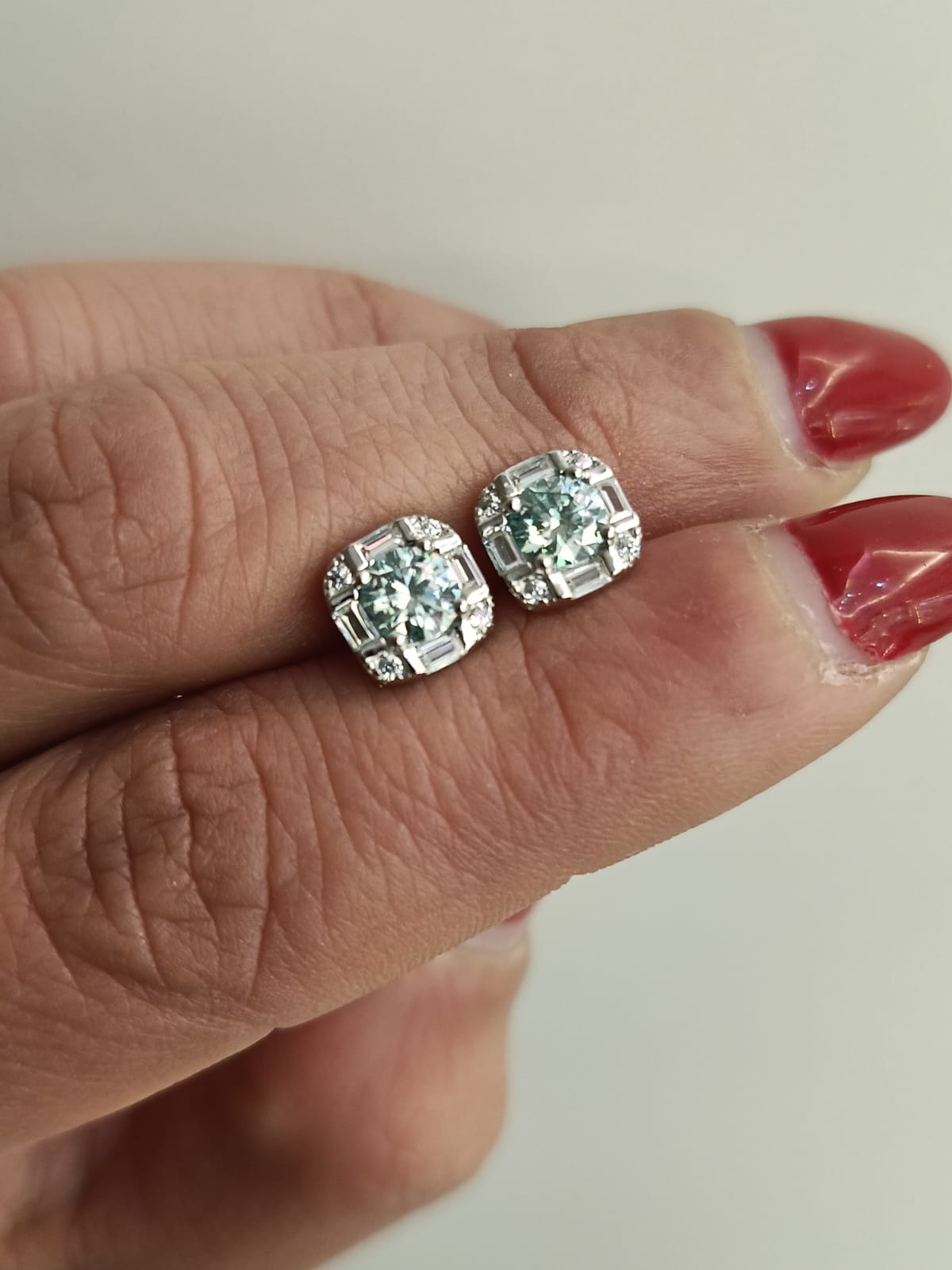 ORECCHINI MISS CON MOISSANITE ARGENTO