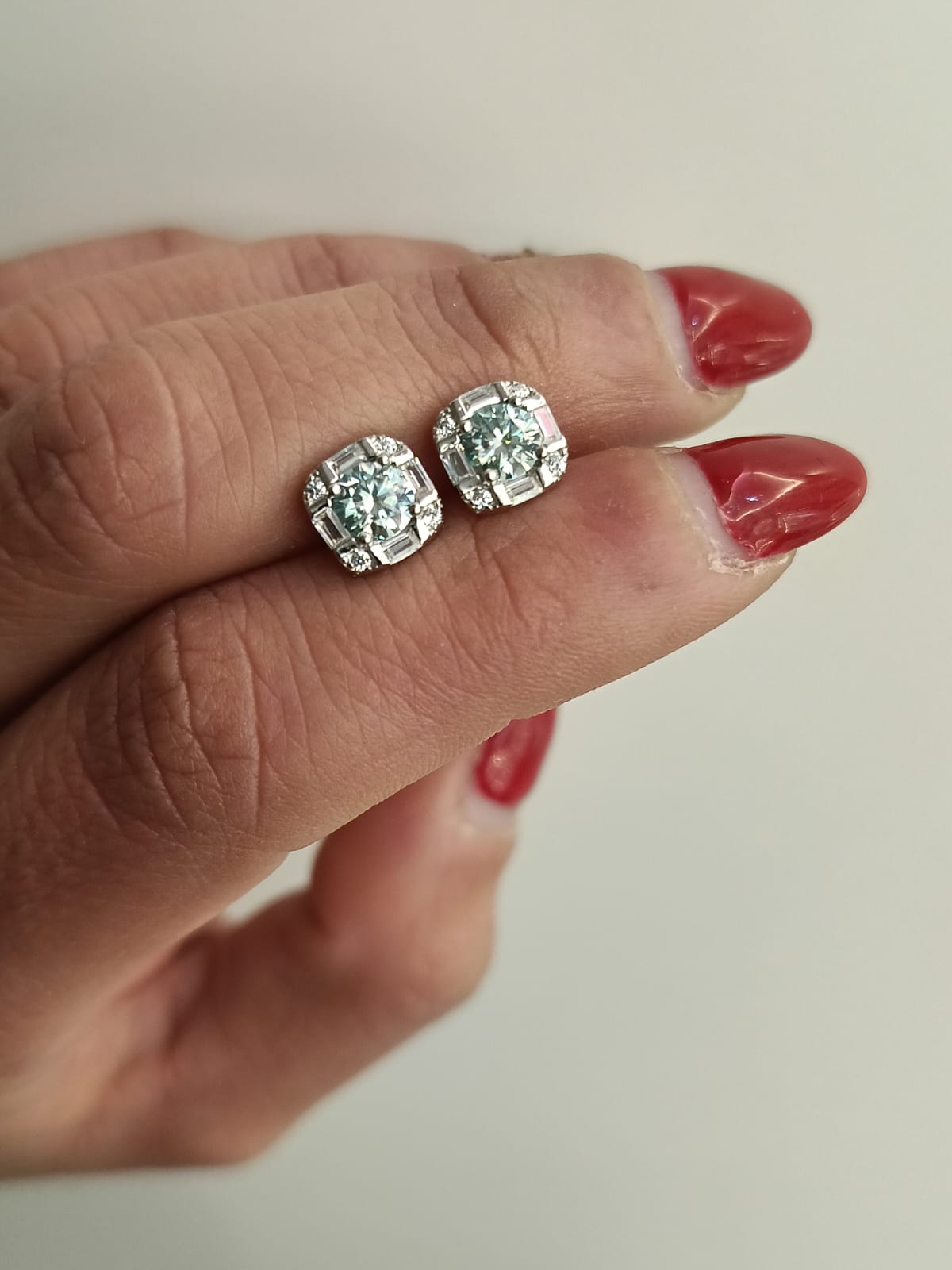 ORECCHINI MISS CON MOISSANITE ARGENTO
