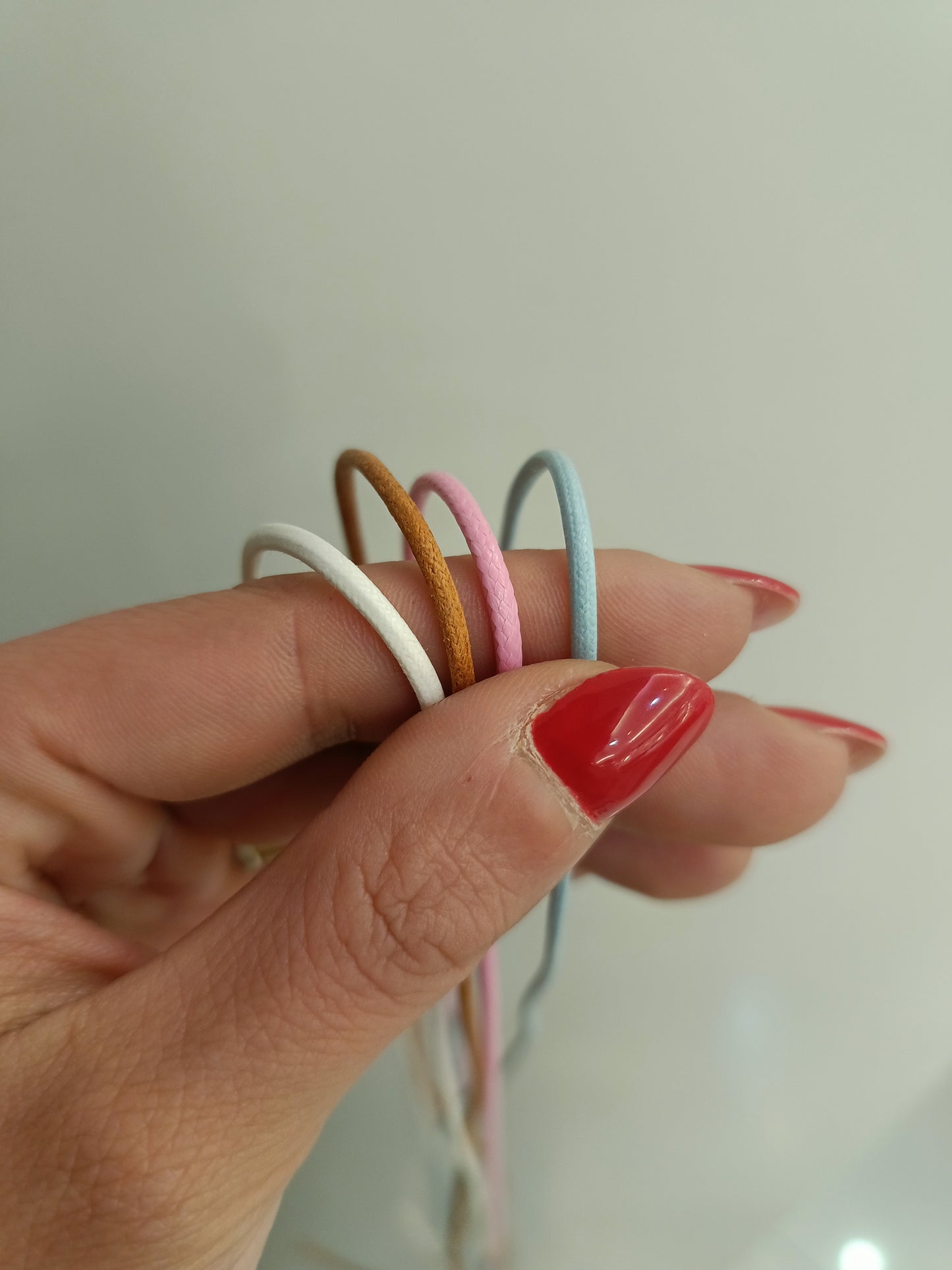 Collana con cordino in cotone cerato