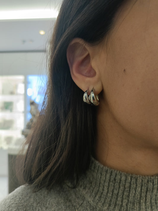 Coppia di orecchini goccia liscia silver