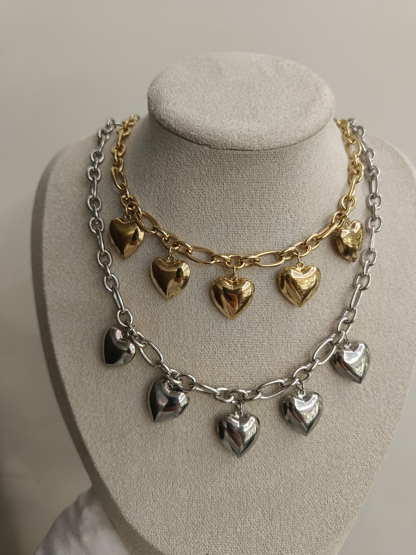 Collana cuori con sonaglio incorporato