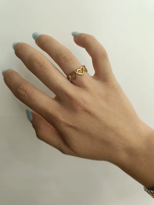 Anello catena di cuori