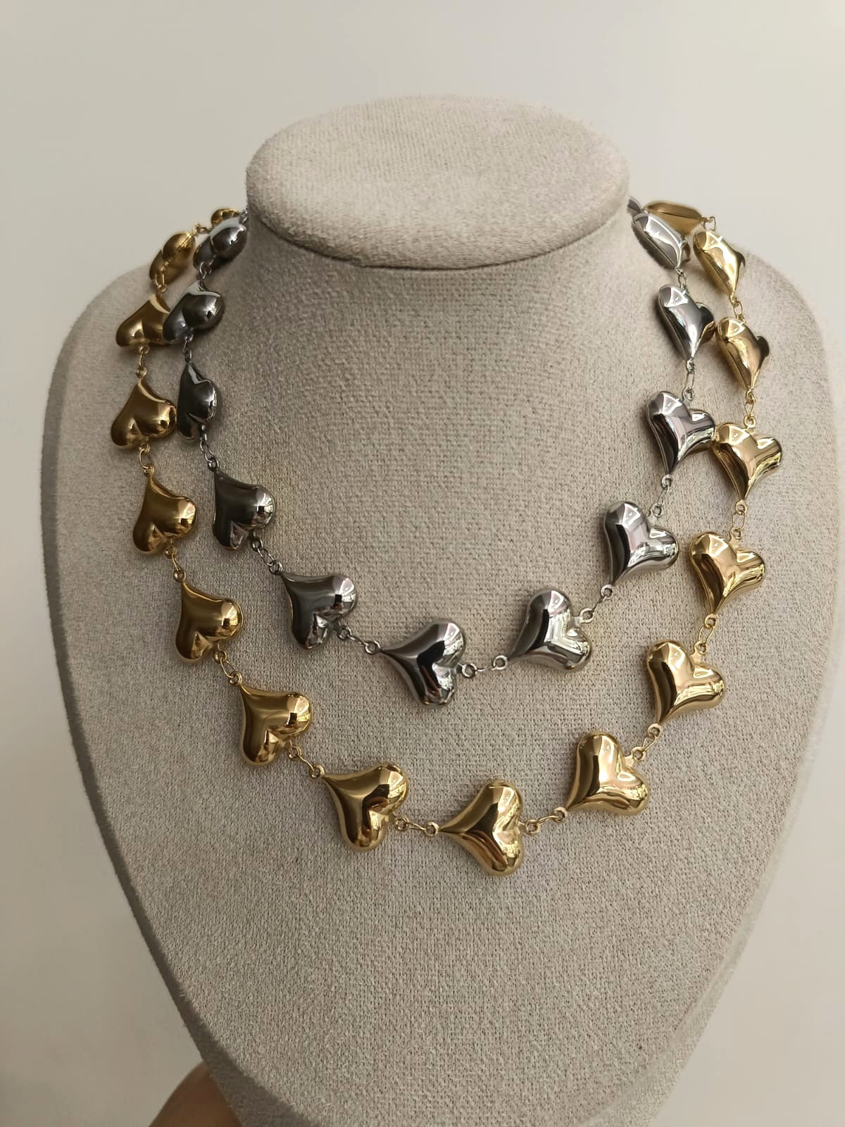 Collana cascata di cuori con sonaglio