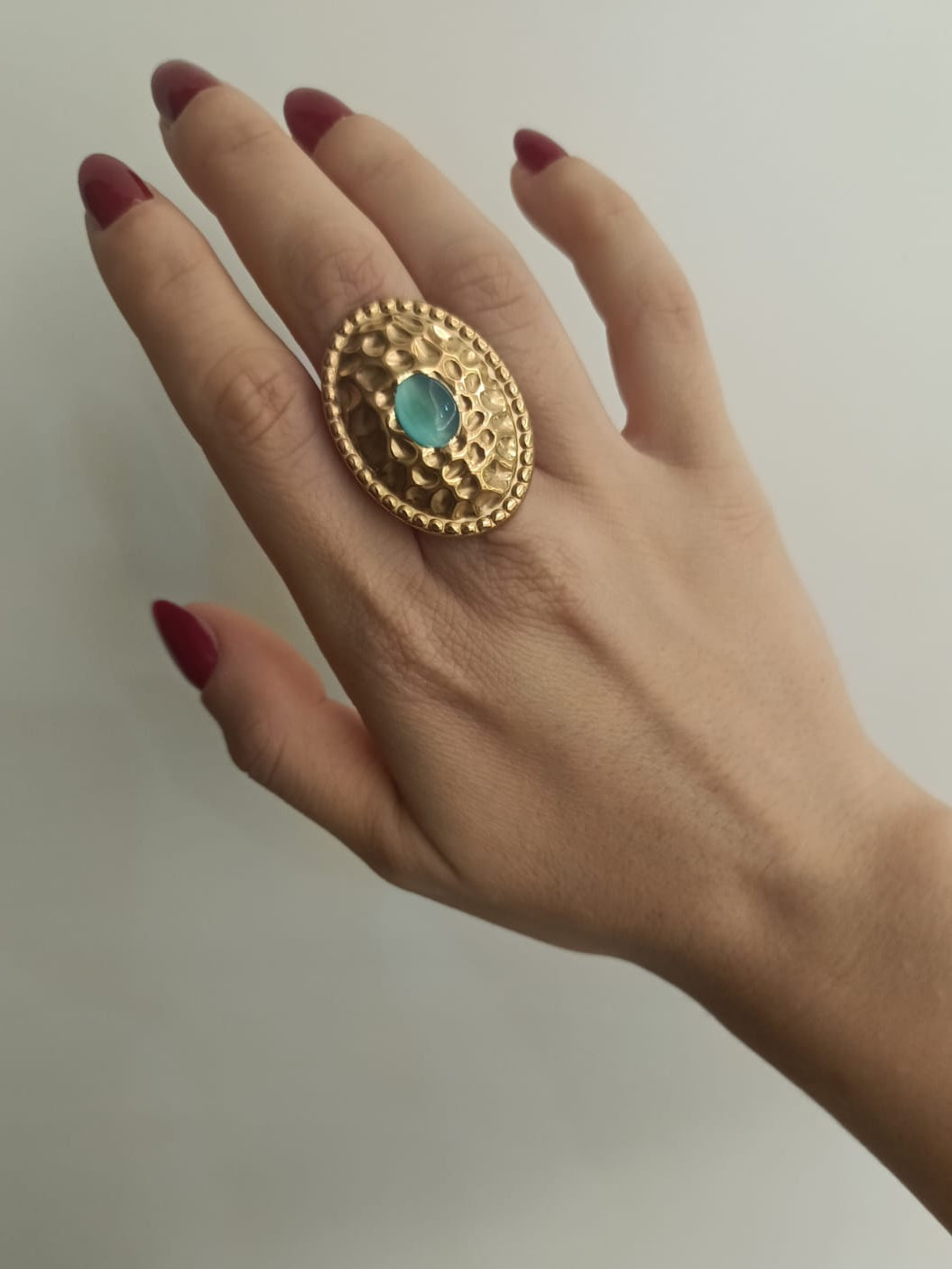 Anello ovale pietra azzurra