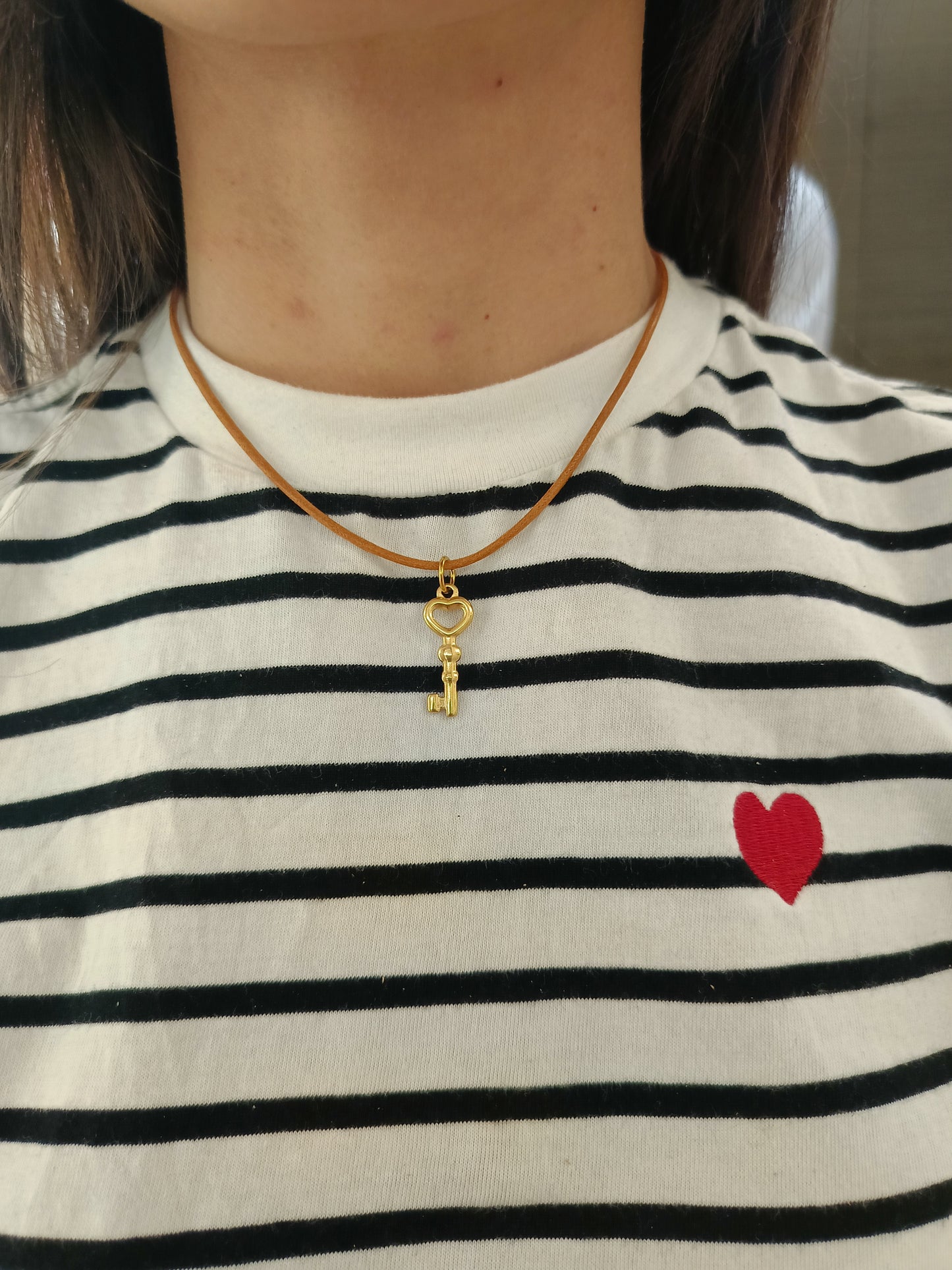 Collana con cordino in cotone cerato