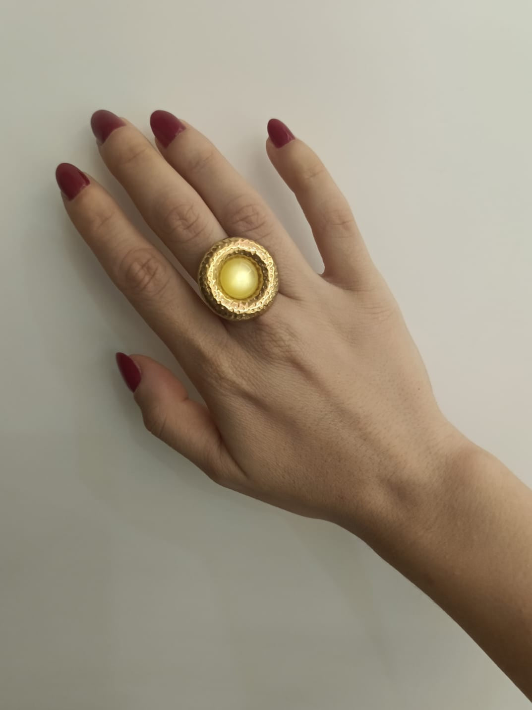 Anello tondo pietra gialla